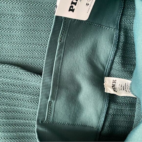 PINK SOFT SEAMLESS CABLE FLARE LEGGINGS - Picture 8 of 8